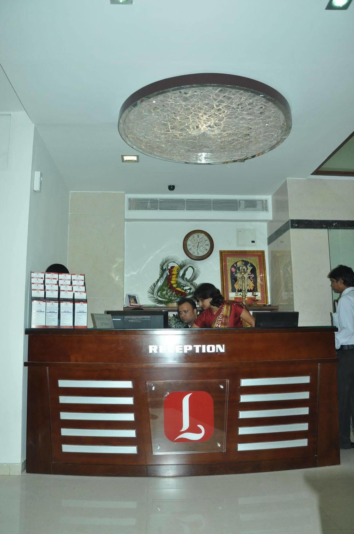 Treebo Trend Hotel Parker Ahmadabad Zewnętrze zdjęcie